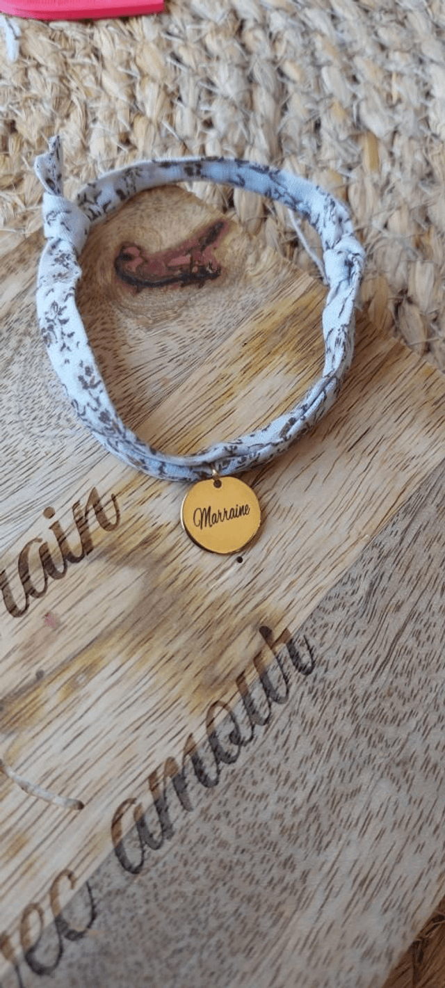 Bracelet avec médaille personnalisée